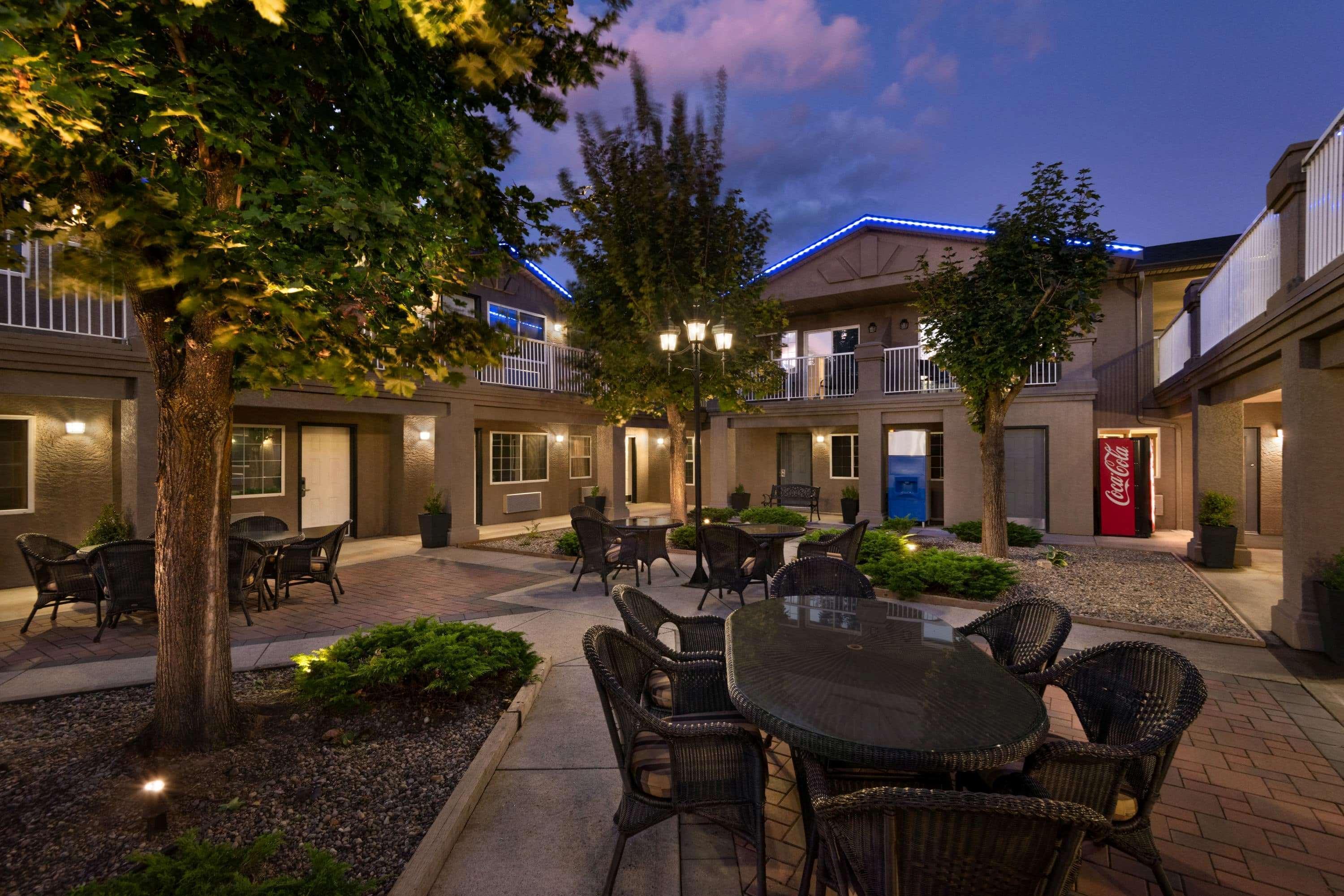Days Inn By Wyndham Kelowna Luaran gambar