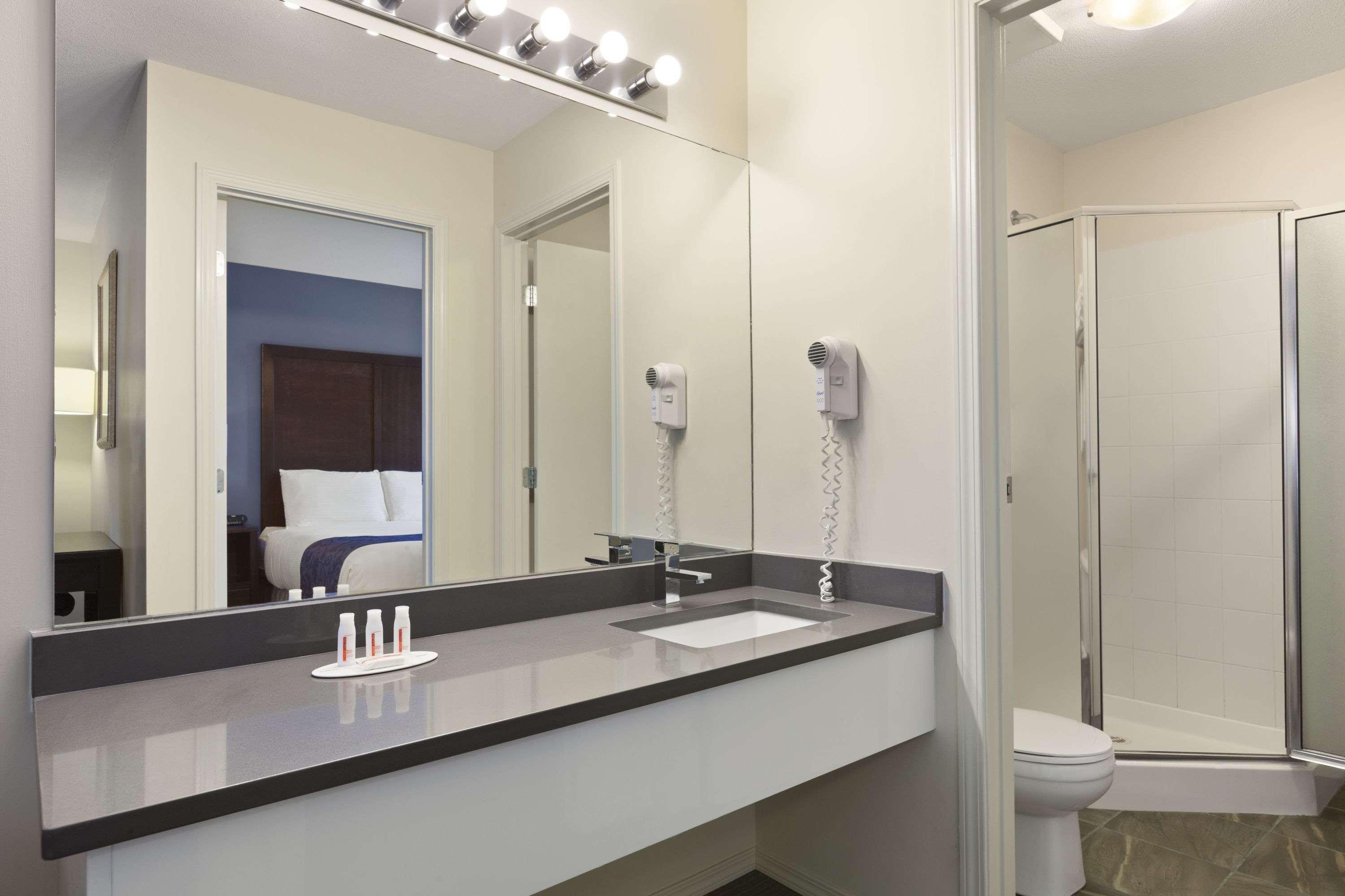 Days Inn By Wyndham Kelowna Luaran gambar