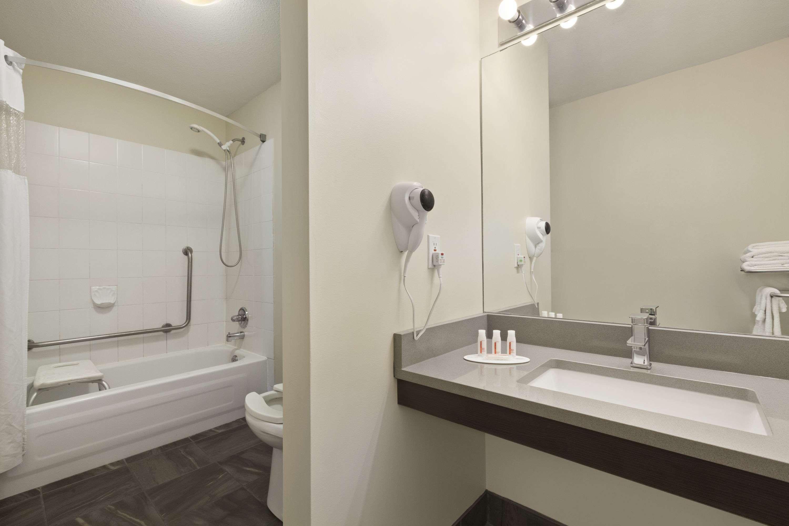 Days Inn By Wyndham Kelowna Luaran gambar
