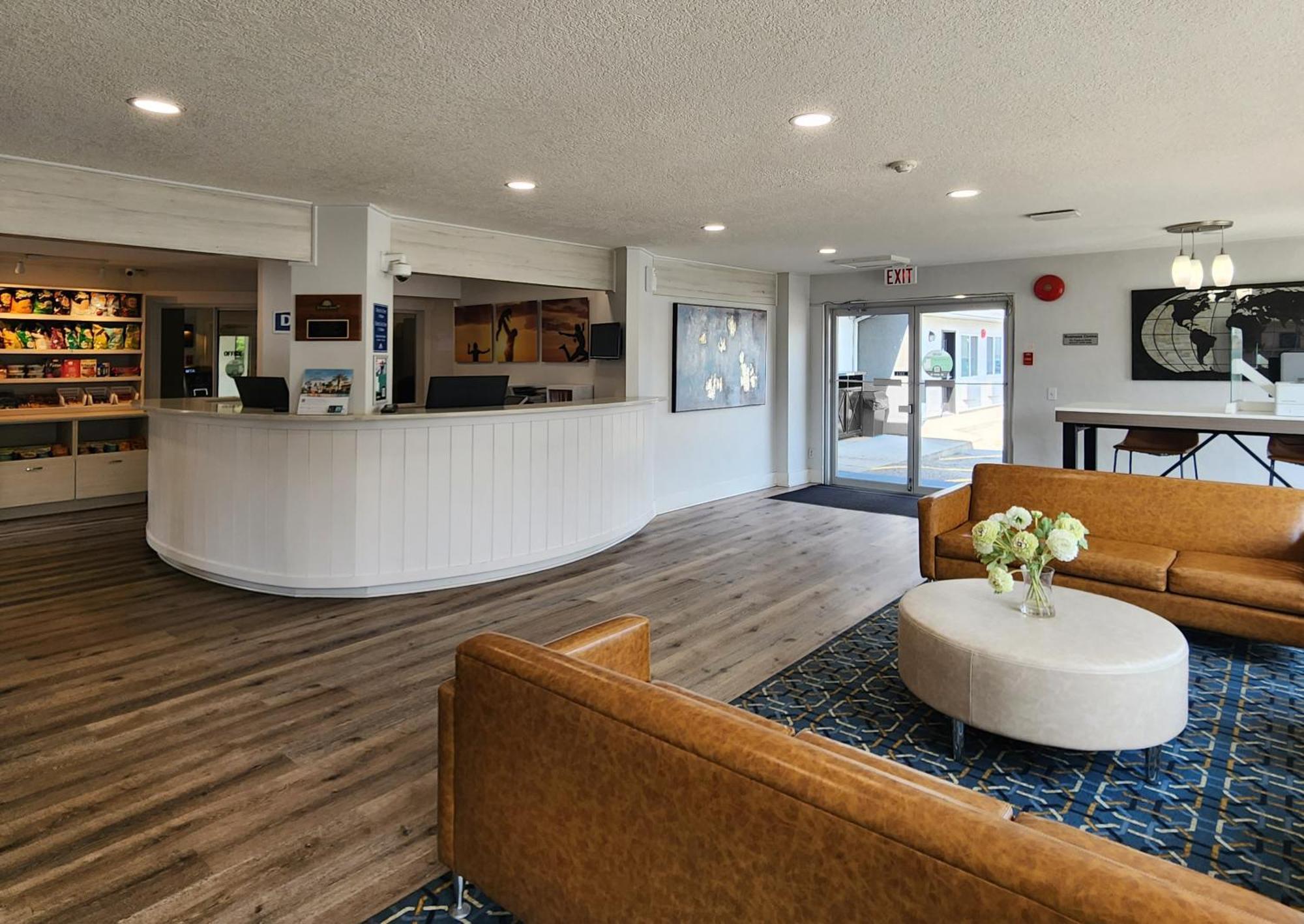 Days Inn By Wyndham Kelowna Luaran gambar
